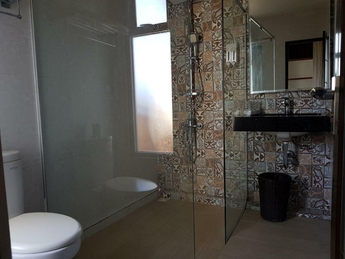 Narisha Guesthouse Kupang  Ngoại thất bức ảnh